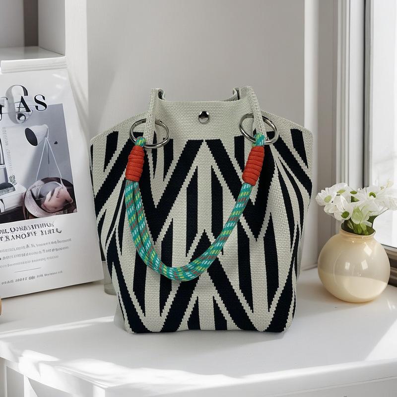 Boho Woven Polyester Bucket Bag, Handmade Knitted Crochet Shoulder Bag for Travel and Beach