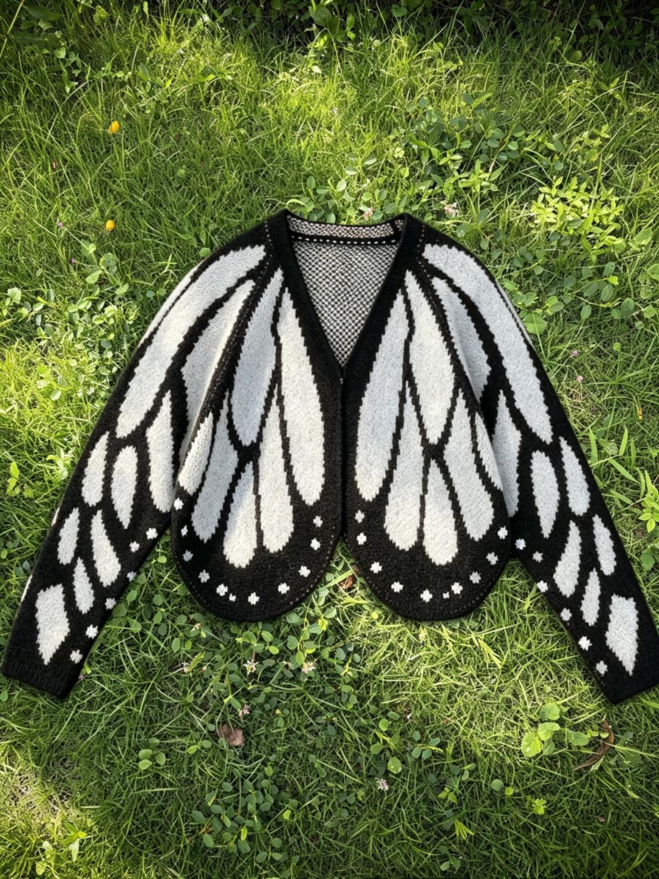 Women's Trendy Butterfly Wings Knit Cardigan, V-Neck Bat Sleeve Short Fashion Coat
