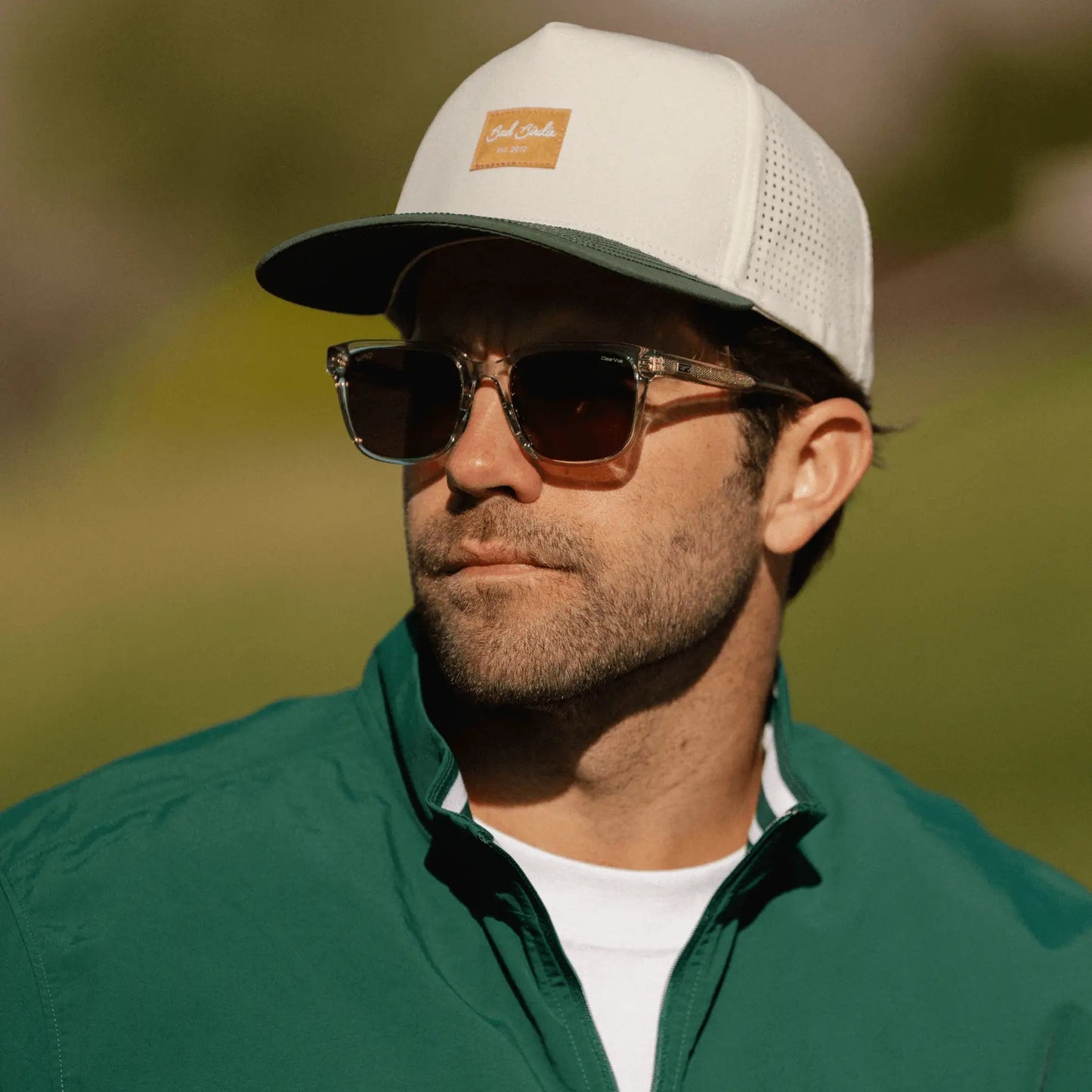 Polarized Rectangular Sunglasses with Metal Accents and Sleek Geometric Lines