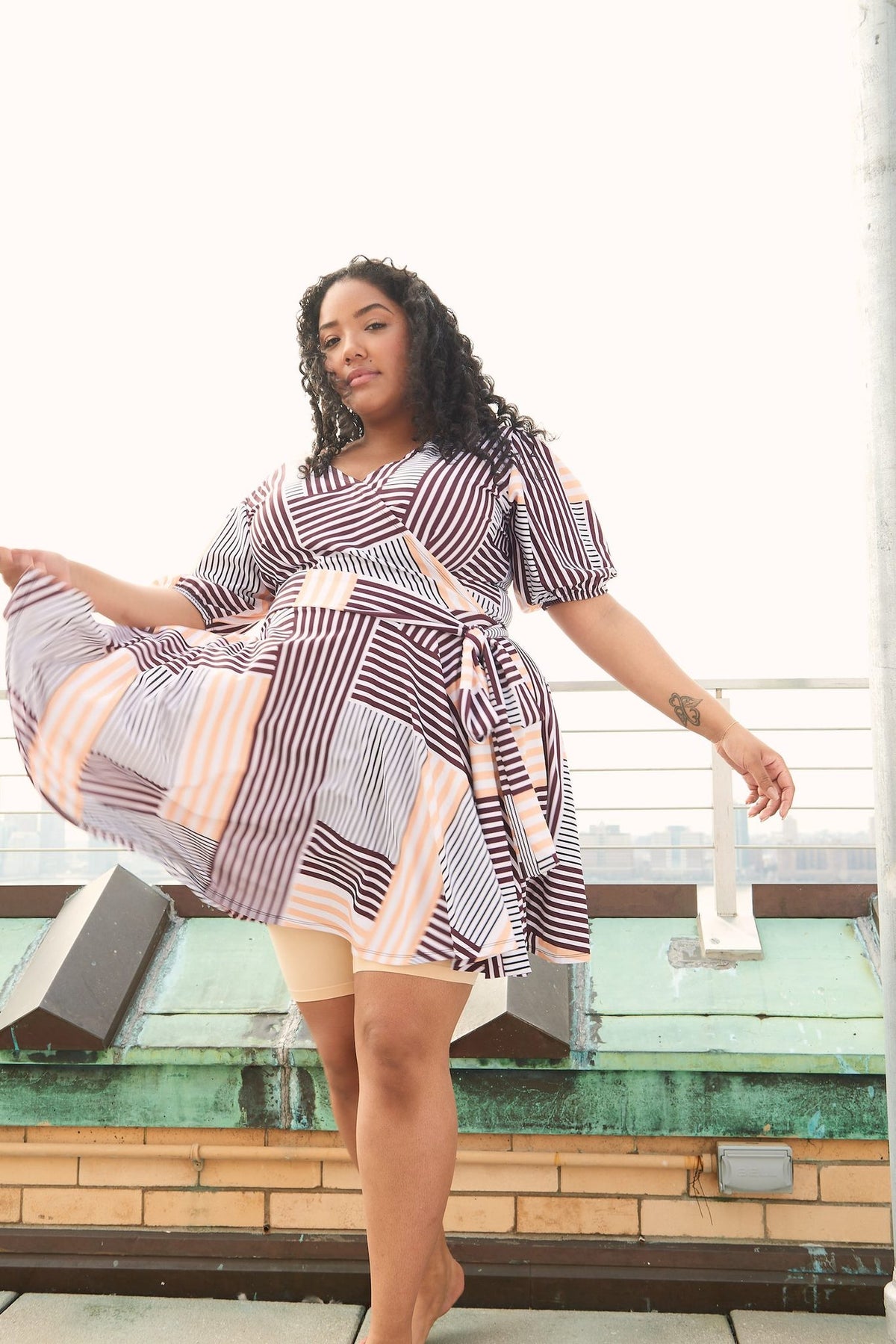 Model Illiana wearing 3XL/4XL