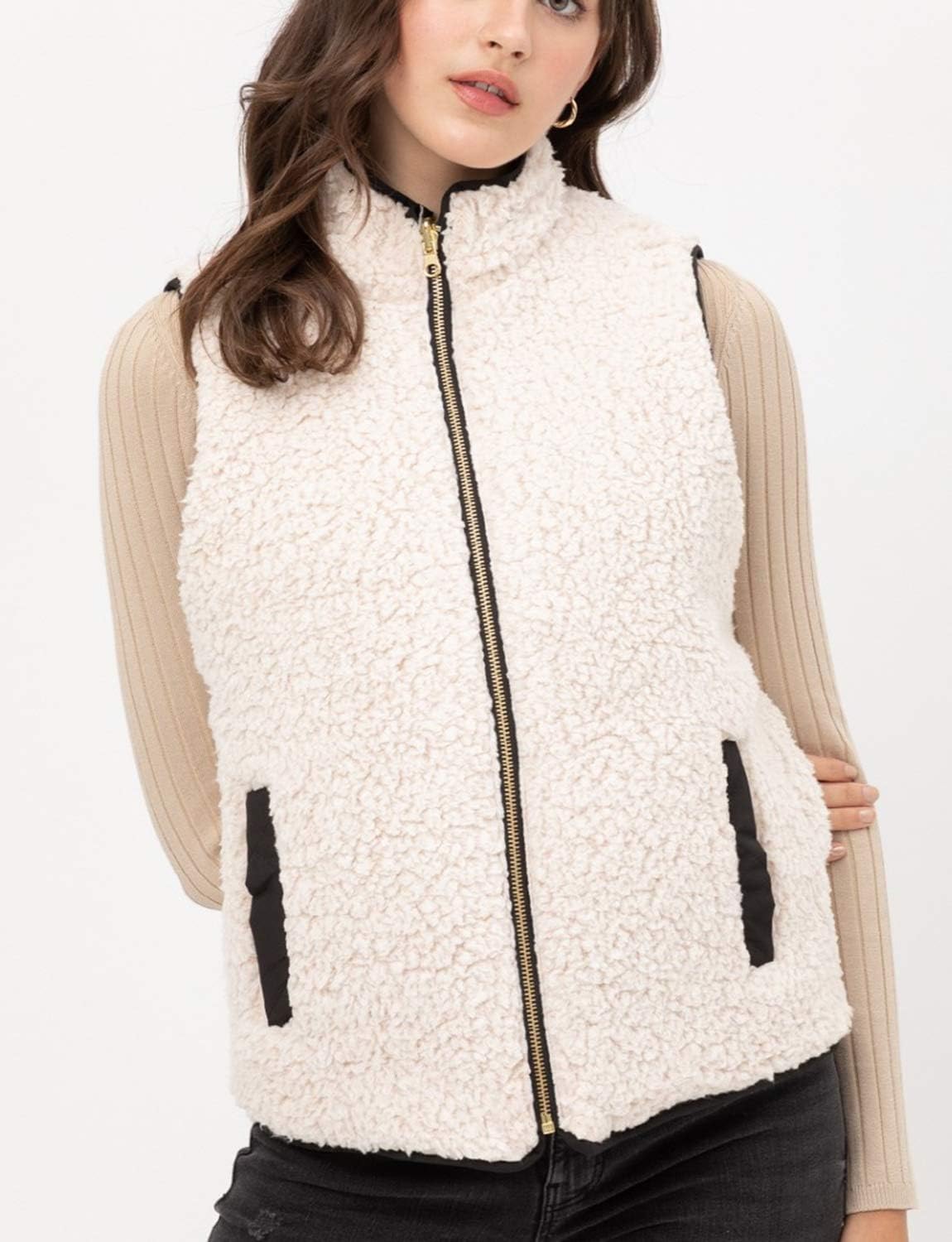 Women’s Quilted Vest - Reversible Lightweight Sleeveless Full Zip Up Faux Fur Lining Gilet Jacket with Pockets