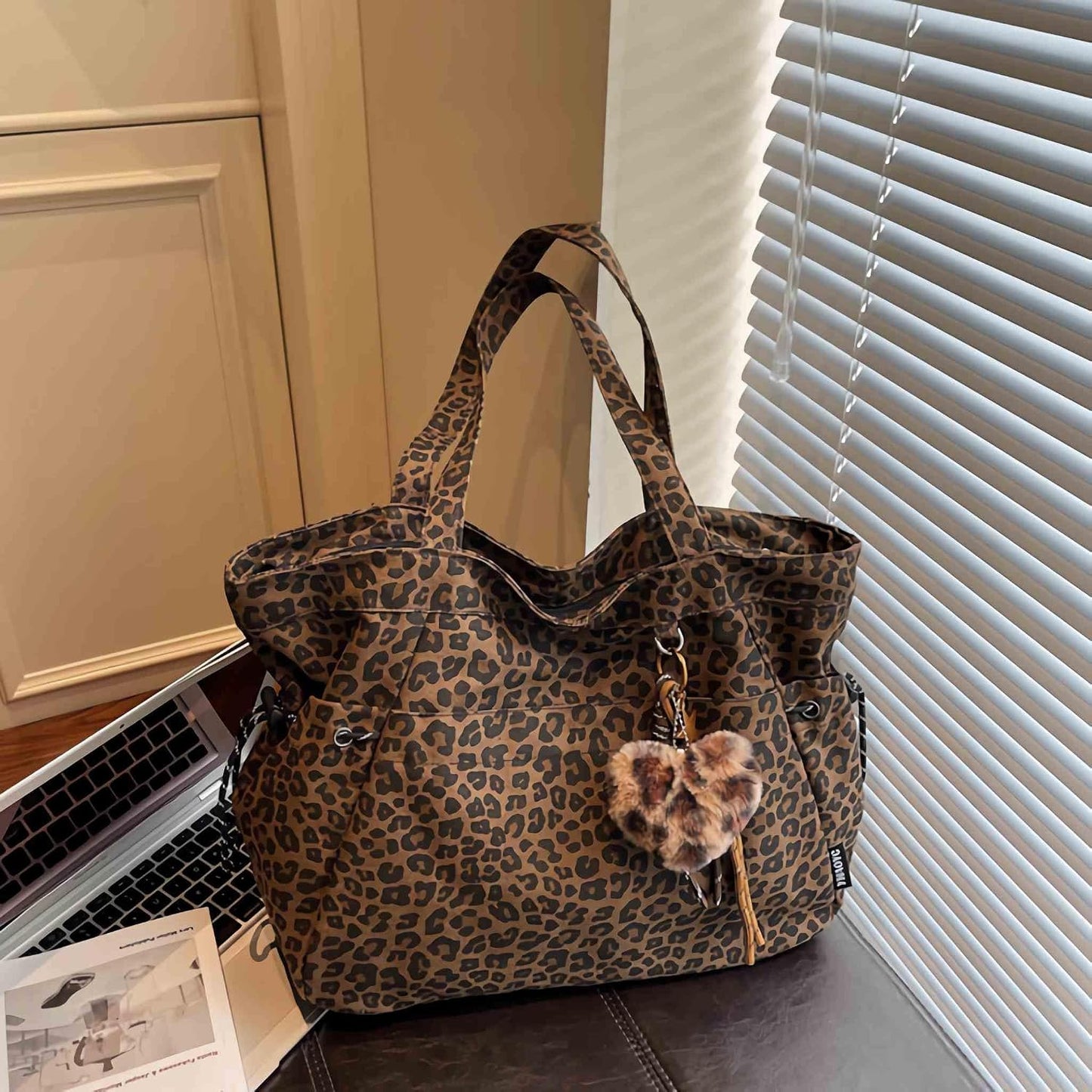 Leopard Print Tote Bag for Women, Y2K Animal Print Purse with Zipper and Pockets